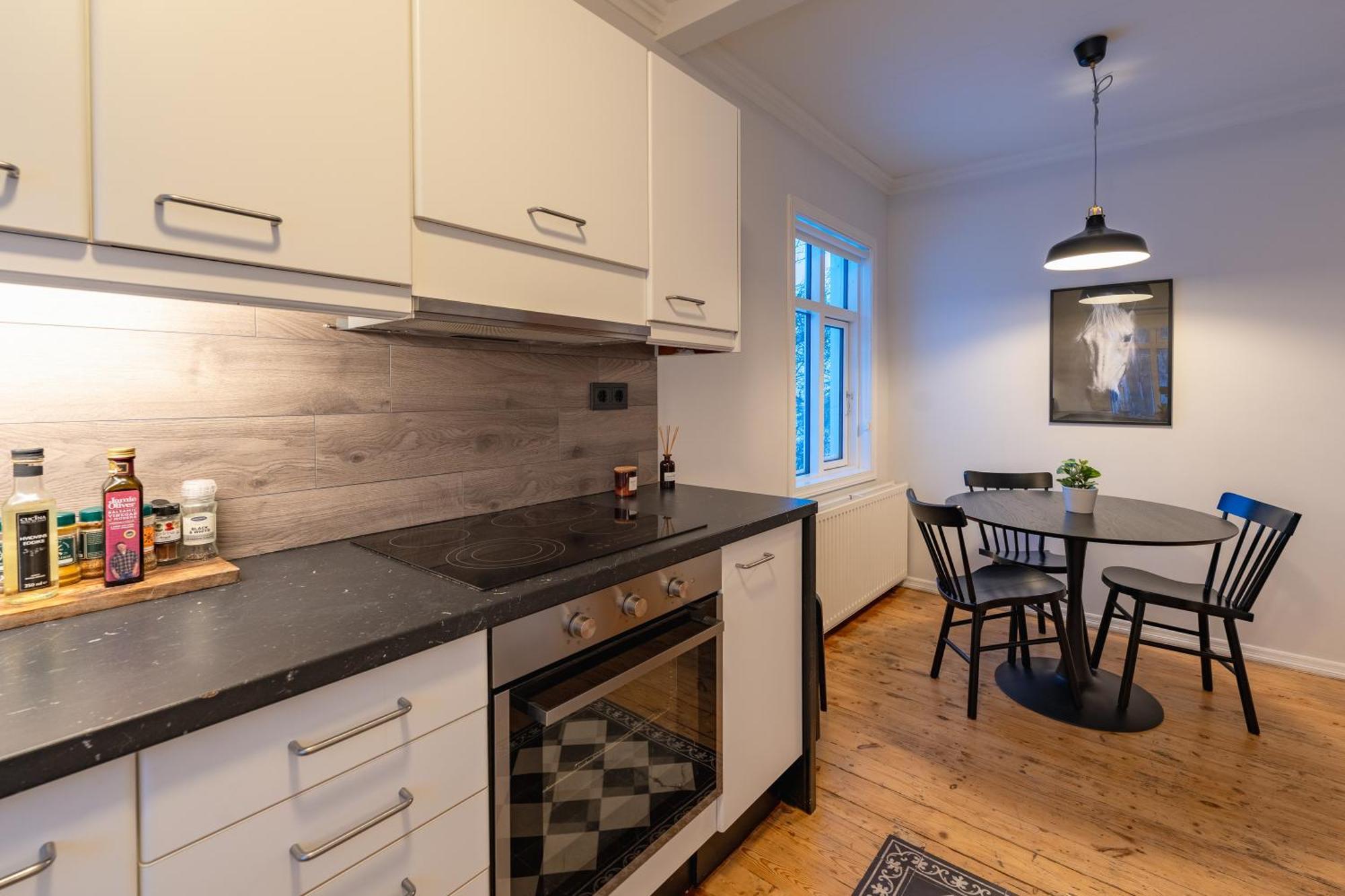 Day Dream Central Akureyri Three Bedroom Apt Εξωτερικό φωτογραφία